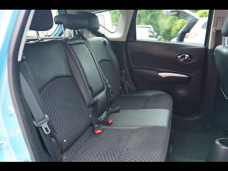 Nissan Note 1.2 DIG-S Tekna Hatchback 5dr Petrol CVT Euro 5 (s/s) (98 ps)
