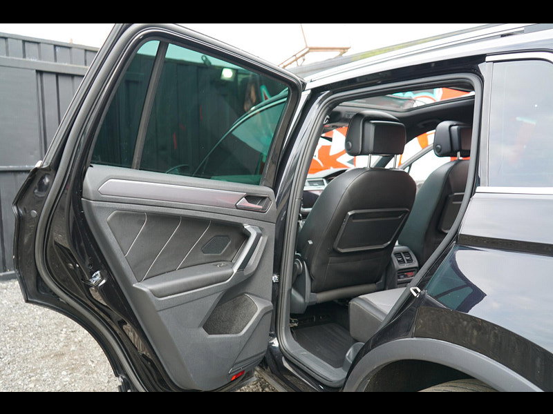 Volkswagen Tiguan 2.0 TSI R-Line SUV 5dr Petrol DSG 4Motion Euro 6 (s/s) (180 ps)