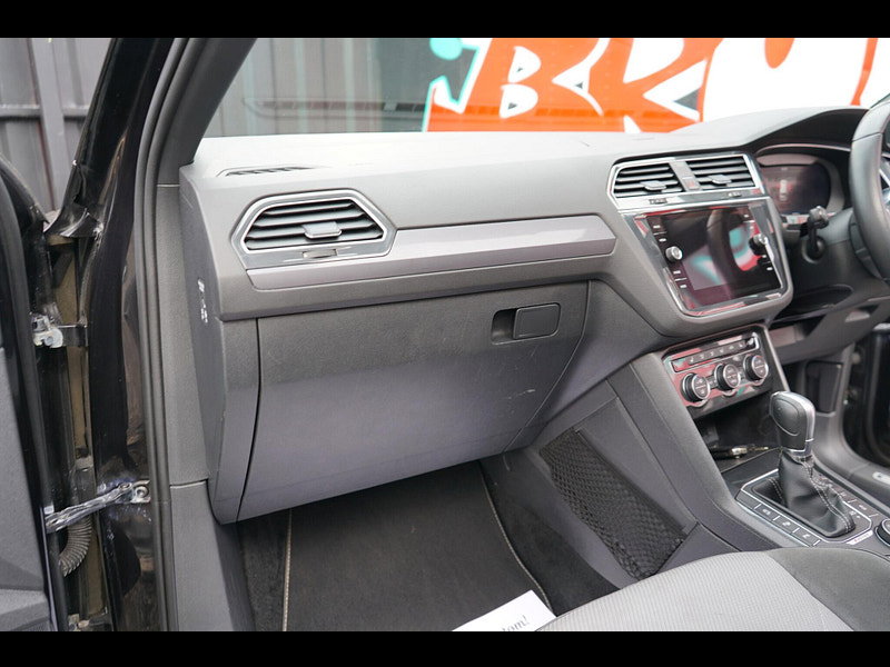 Volkswagen Tiguan 2.0 TSI R-Line SUV 5dr Petrol DSG 4Motion Euro 6 (s/s) (180 ps)