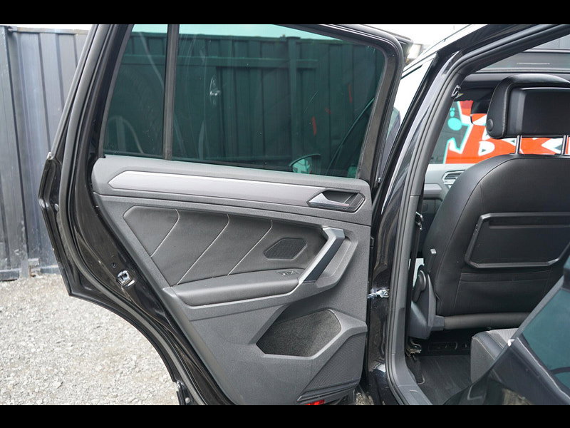 Volkswagen Tiguan 2.0 TSI R-Line SUV 5dr Petrol DSG 4Motion Euro 6 (s/s) (180 ps)