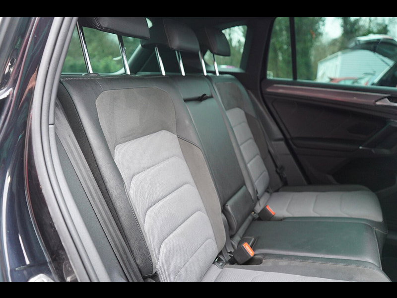 Volkswagen Tiguan 2.0 TSI R-Line SUV 5dr Petrol DSG 4Motion Euro 6 (s/s) (180 ps)