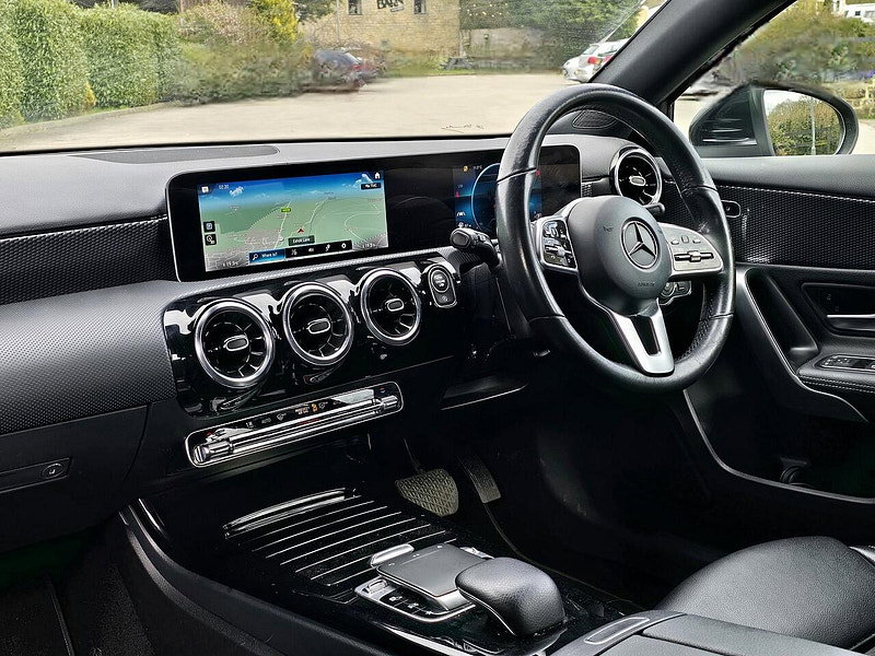 Mercedes-Benz A Class 1.3 A180 Sport (Executive) Hatchback 5dr Petrol 7G-DCT Euro 6 (s/s) (136 ps)