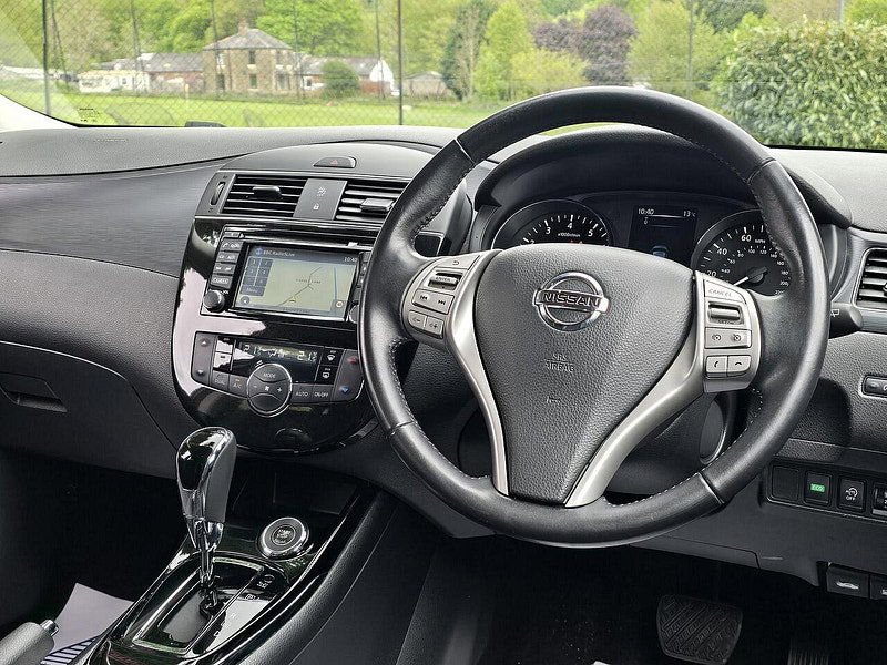 Nissan Pulsar 1.2 DIG-T N-Connecta Hatchback 5dr Petrol XTRON Euro 6 (s/s) (115 ps)