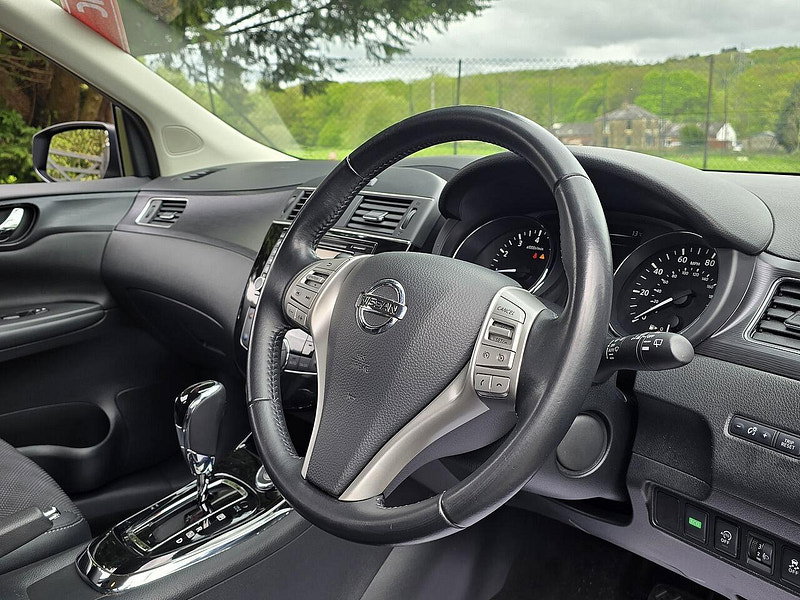 Nissan Pulsar 1.2 DIG-T N-Connecta Hatchback 5dr Petrol XTRON Euro 6 (s/s) (115 ps)