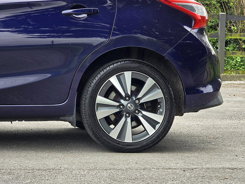 Nissan Pulsar 1.2 DIG-T N-Connecta Hatchback 5dr Petrol XTRON Euro 6 (s/s) (115 ps)
