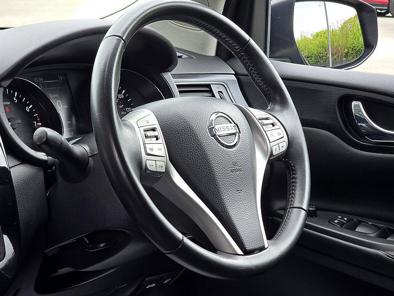 Nissan Pulsar 1.2 DIG-T N-Connecta Hatchback 5dr Petrol XTRON Euro 6 (s/s) (115 ps)