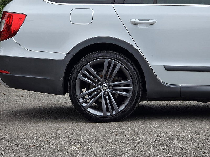 Skoda Superb TDI Tour de France Estate 2.0 Manual Diesel 4x4