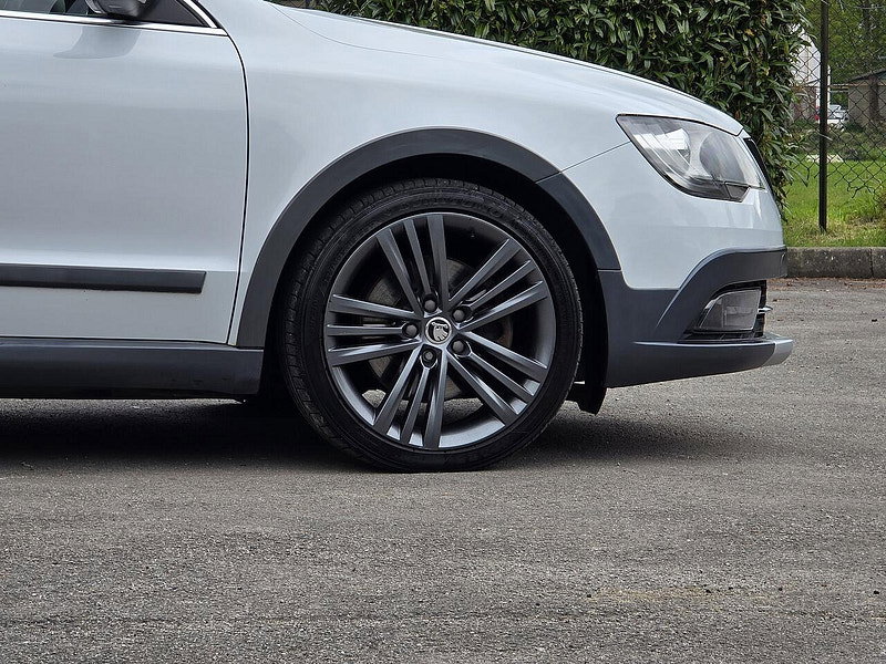 Skoda Superb TDI Tour de France Estate 2.0 Manual Diesel 4x4