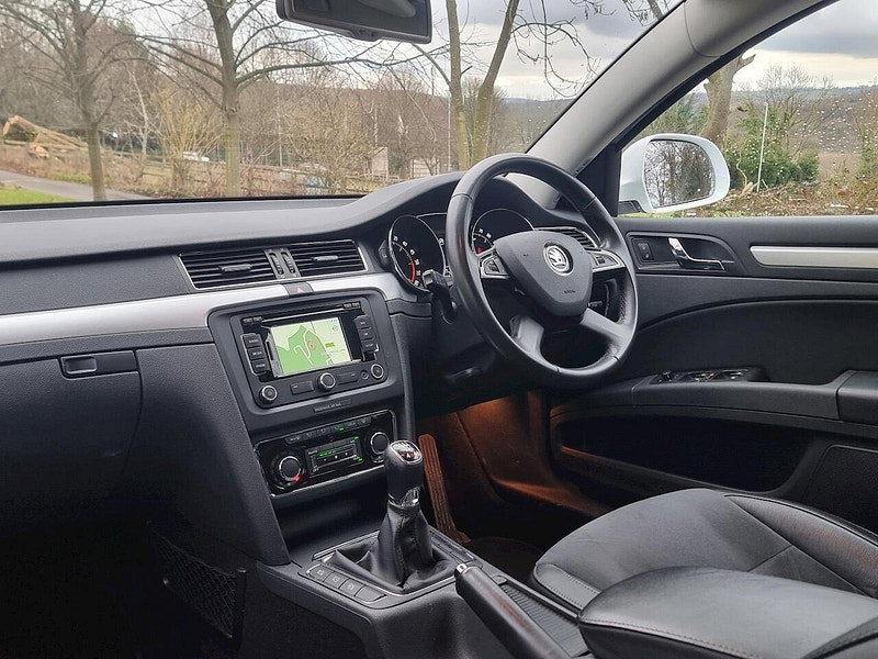 Skoda Superb TDI Tour de France Estate 2.0 Manual Diesel 4x4