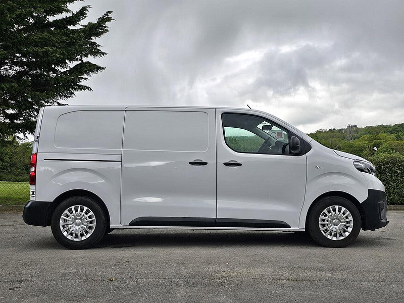 Toyota PROACE 1.5D Active Medium Panel Van 6dr Diesel Manual MWB Euro 6 (100 bhp)