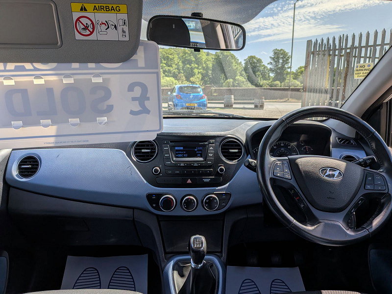 Hyundai I10 1.0 Premium Hatchback 5dr Petrol Manual Euro 5 (66 ps)