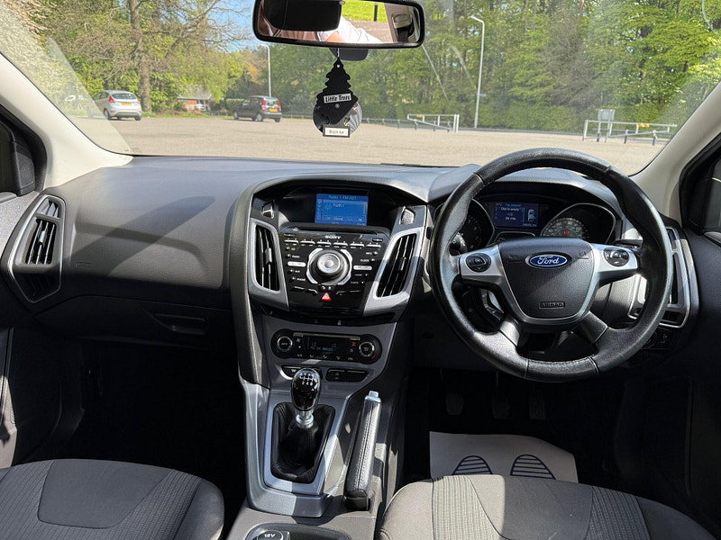 Ford Focus 1.0T EcoBoost Titanium Navigator Euro 5 (s/s) 5dr
