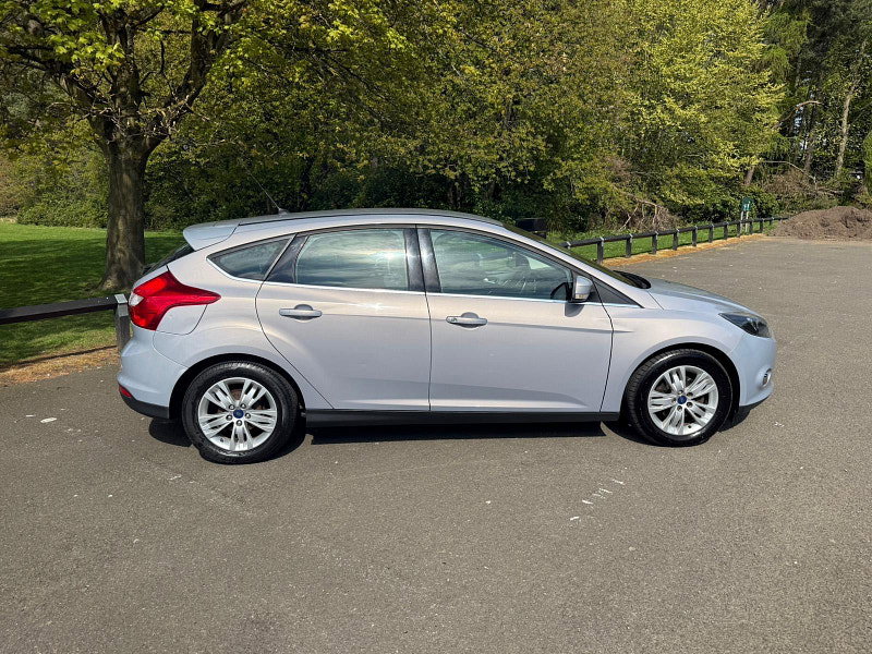 Ford Focus 1.0T EcoBoost Titanium Navigator Euro 5 (s/s) 5dr