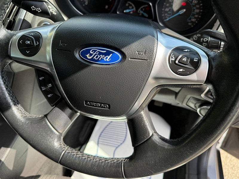 Ford Focus 1.0T EcoBoost Titanium Navigator Euro 5 (s/s) 5dr