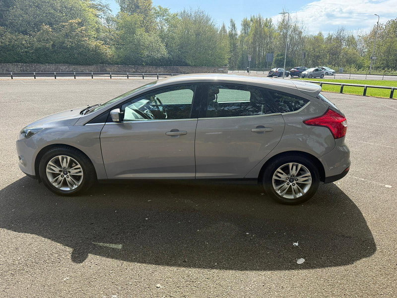 Ford Focus 1.0T EcoBoost Titanium Navigator Euro 5 (s/s) 5dr