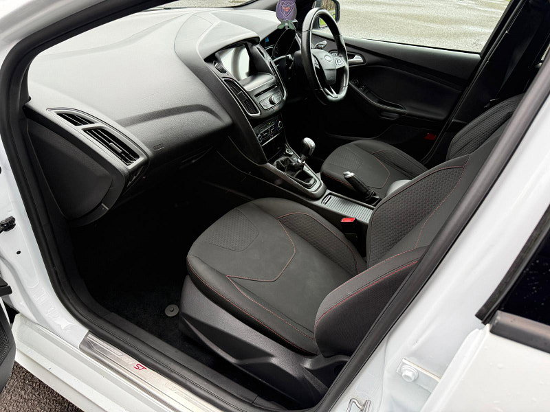 Ford Focus 1.5 TDCi ST-Line Euro 6 (s/s) 5dr