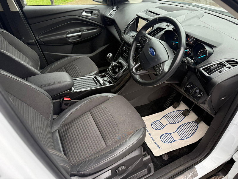 Ford Kuga 1.5T EcoBoost Titanium Edition Euro 6 (s/s) 5dr
