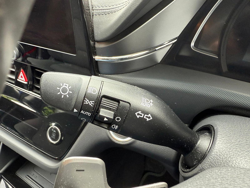 Hyundai IONIQ PREMIUM