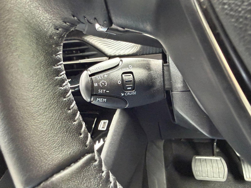 Peugeot 2008 PURETECH EAT8 S/S ALLURE