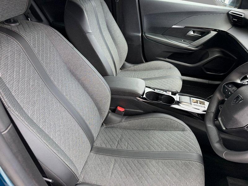 Peugeot 2008 PURETECH EAT8 S/S ALLURE