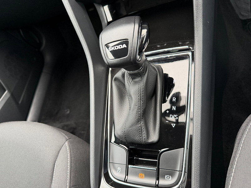 Skoda Karoq SE DRIVE TSI DSG AUTOMATIC
