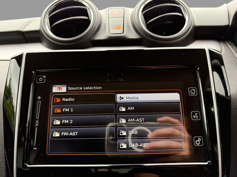 Suzuki Swift SZ5 DUALJET MHEV