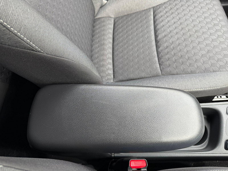 Toyota Yaris DESIGN FHEV