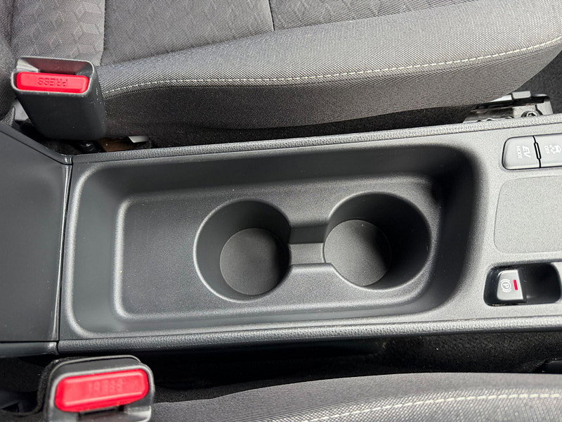 Toyota Yaris DESIGN FHEV