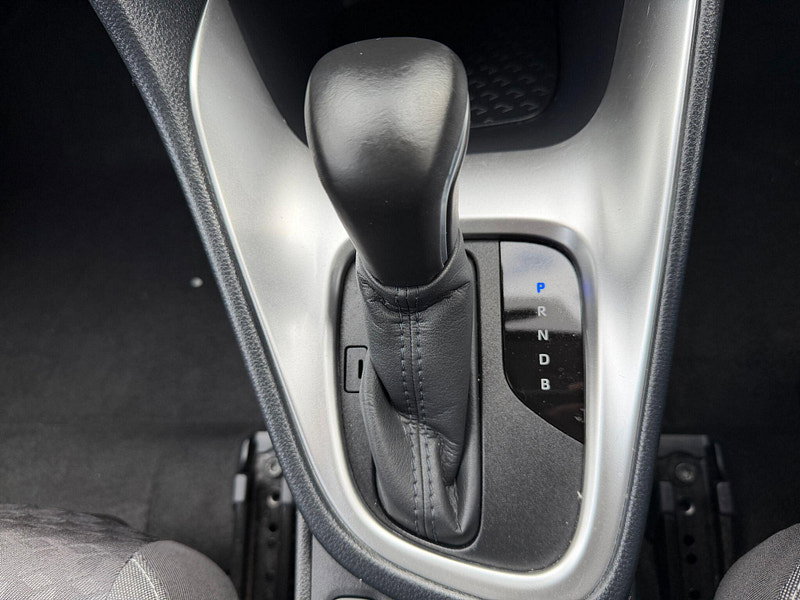 Toyota Yaris DESIGN FHEV