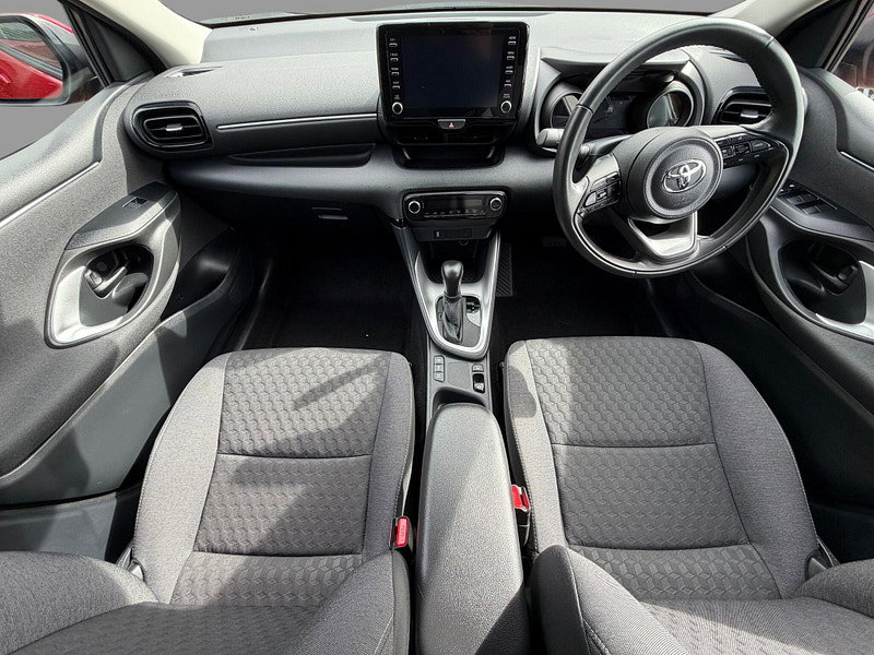 Toyota Yaris DESIGN FHEV