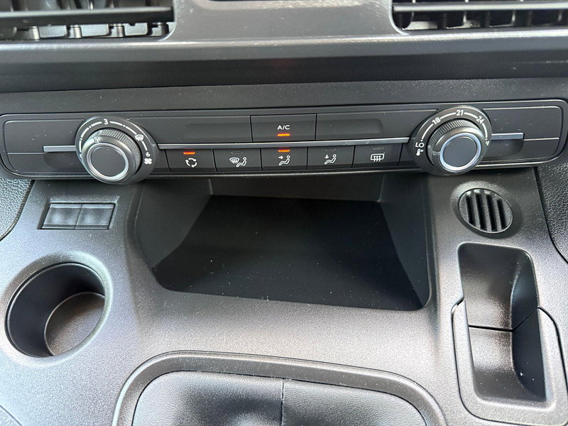 Vauxhall Combo Life EDITION XL S/S Wheel Chair Adapted 2 Seater