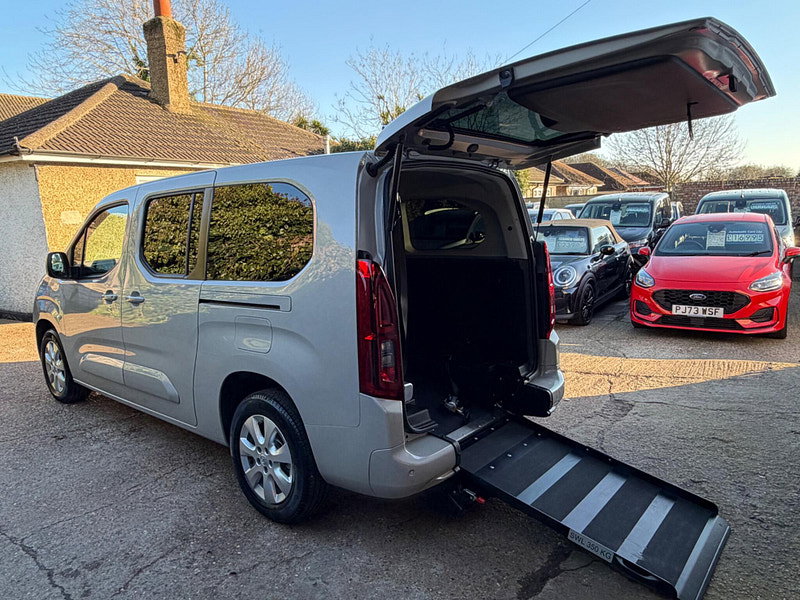 Vauxhall Combo Life SE XL S/S WAV Conversion