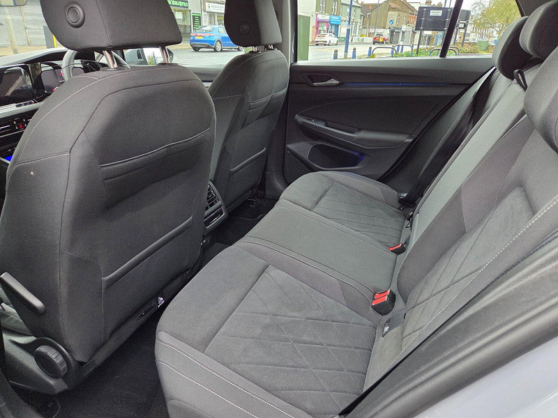 Volkswagen Golf STYLE TSI DSG Automatic