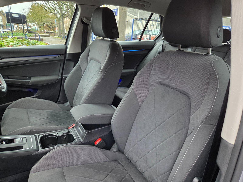 Volkswagen Golf STYLE TSI DSG Automatic