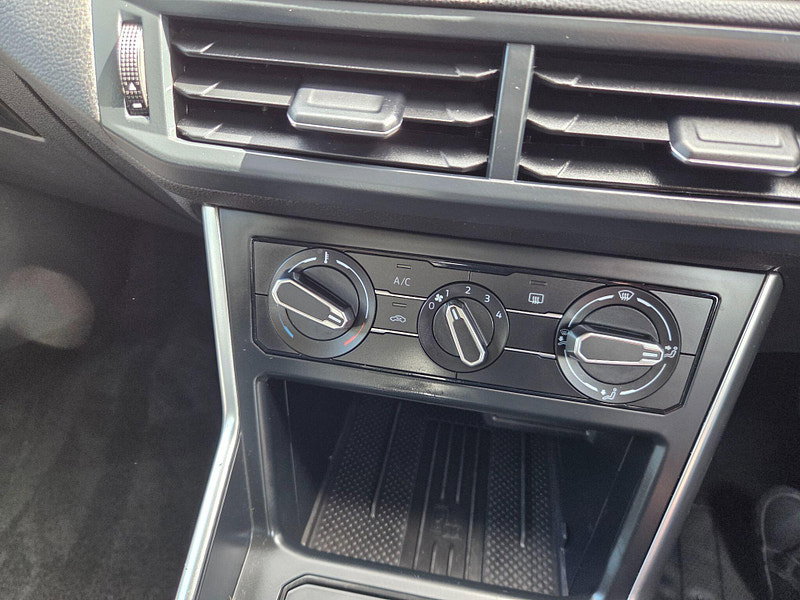 Volkswagen Polo LIFE TSI DSG Automatic