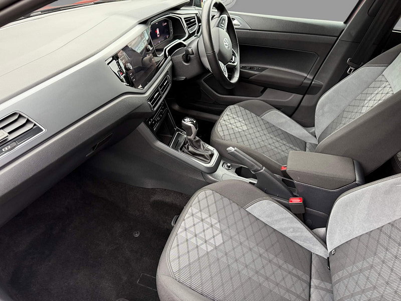 Volkswagen Polo R-LINE TSI DSG Automatic