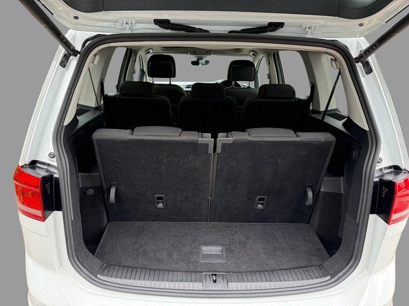 Volkswagen Touran MATCH TSI DSG Automatic