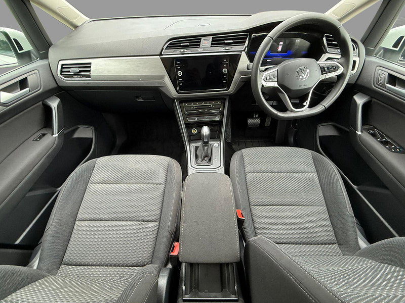 Volkswagen Touran MATCH TSI DSG Automatic