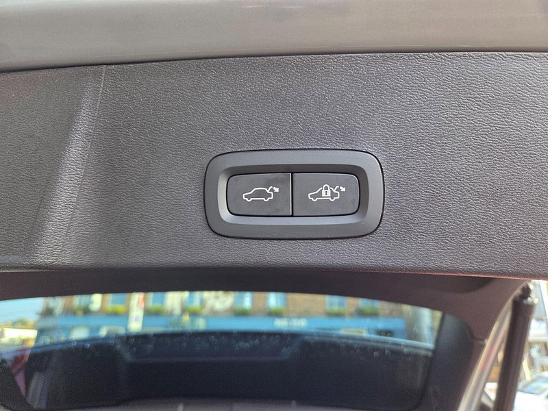 Volvo XC40 B4 PLUS