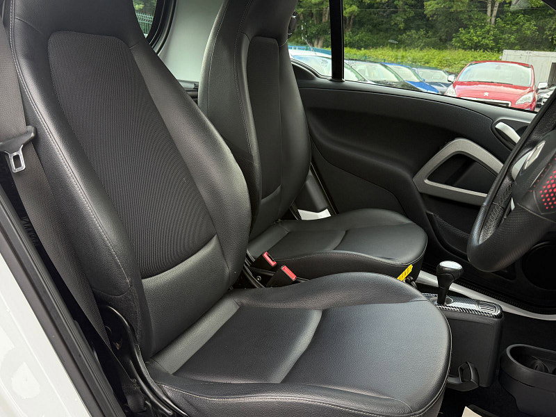 Smart ForTwo 1.0 Grandstyle Coupe 2dr Petrol SoftTouch Euro 5 (84 bhp)