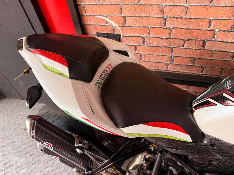 DUCATI Streetfighter 1100 TRICOLORE LOW MILES LOTS OF EXTRAS