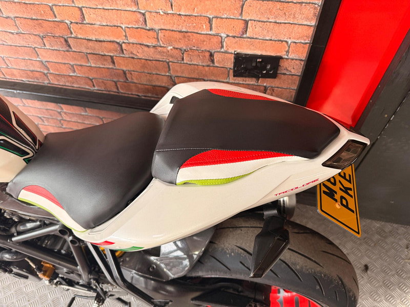 DUCATI Streetfighter 1100 TRICOLORE LOW MILES LOTS OF EXTRAS
