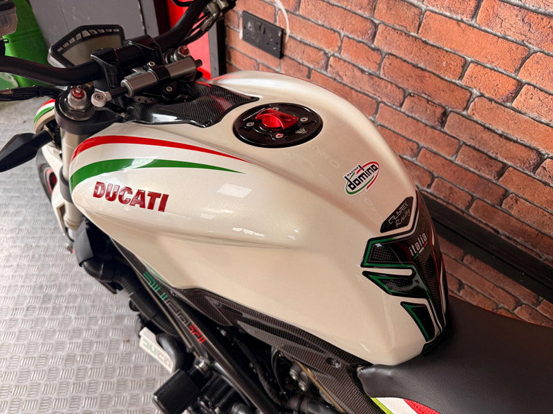 DUCATI Streetfighter 1100 TRICOLORE LOW MILES LOTS OF EXTRAS