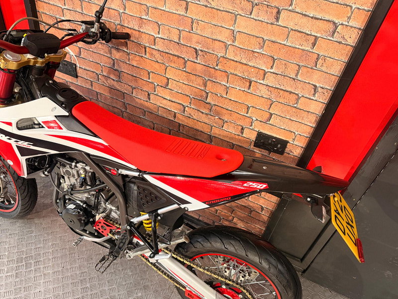 Fantic motor Xef 250 enduro trail 250 Euro 5