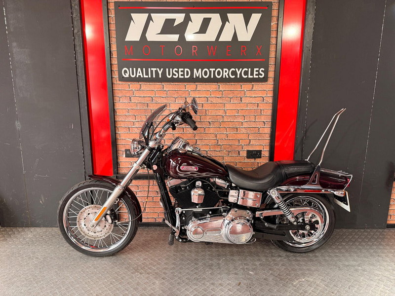 Harley-Davidson Dyna 2007 Dyna Wide Glide FXDWG, nice extras