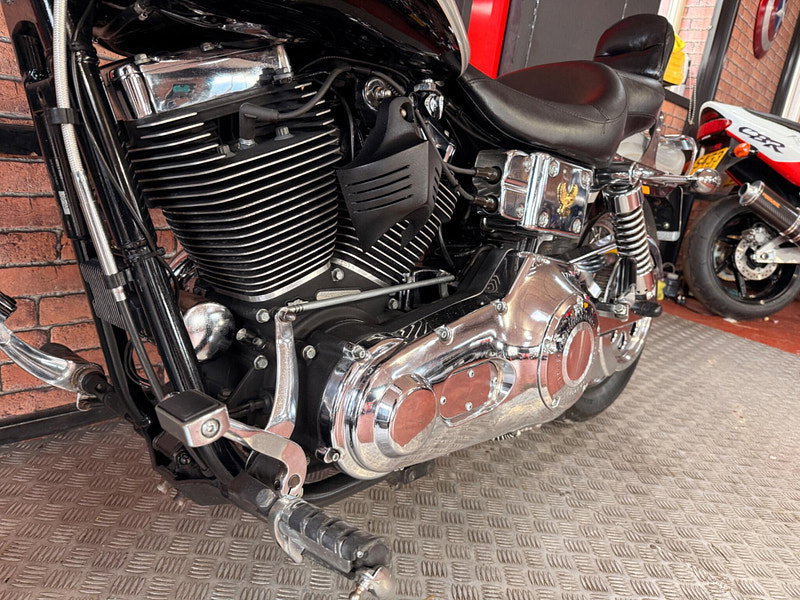 Harley-Davidson Dyna FXDWG Wide glide, 100th Aniversary model
