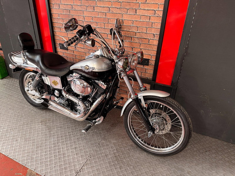 Harley-Davidson Dyna FXDWG Wide glide, 100th Aniversary model