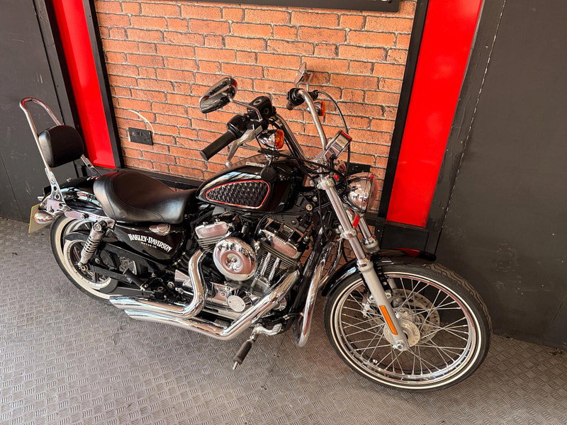 Harley-Davidson Sportster 1200 XL1200V Seventy-Two