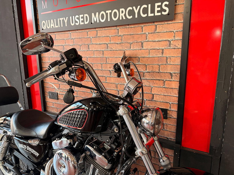 Harley-Davidson Sportster 1200 XL1200V Seventy-Two