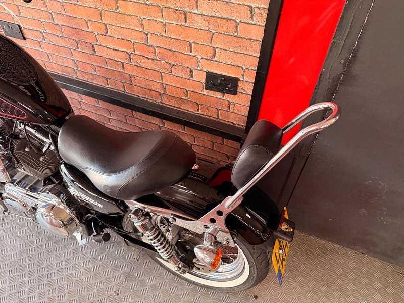 Harley-Davidson Sportster 1200 XL1200V Seventy-Two